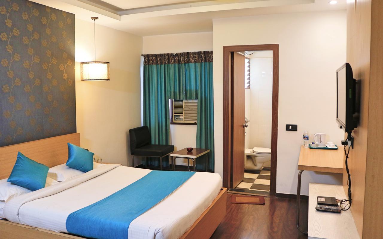 Hotel The Club à Bangalore Extérieur photo
