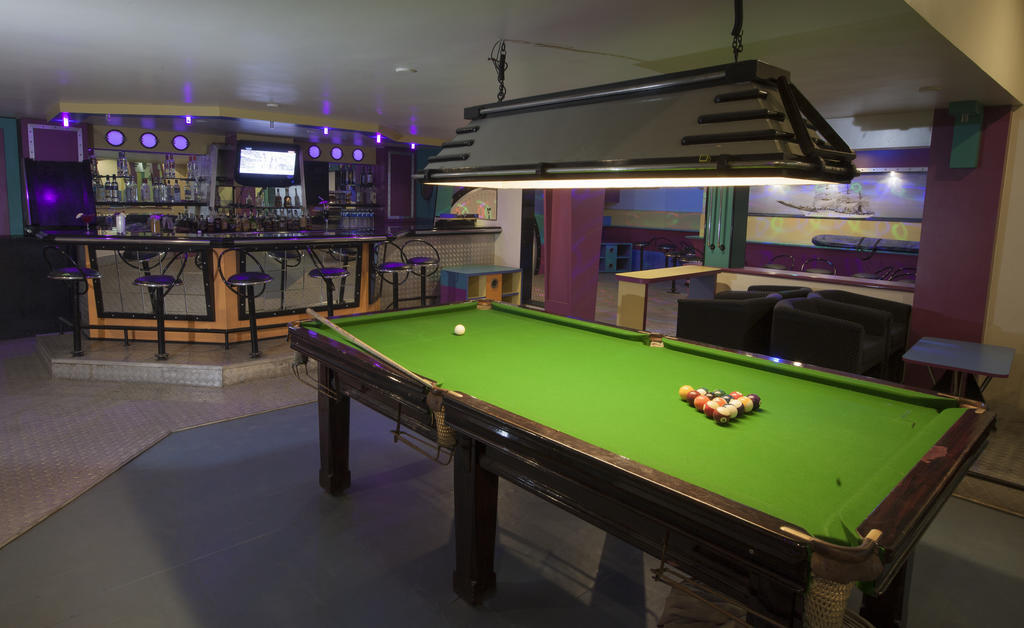Hotel The Club à Bangalore Extérieur photo