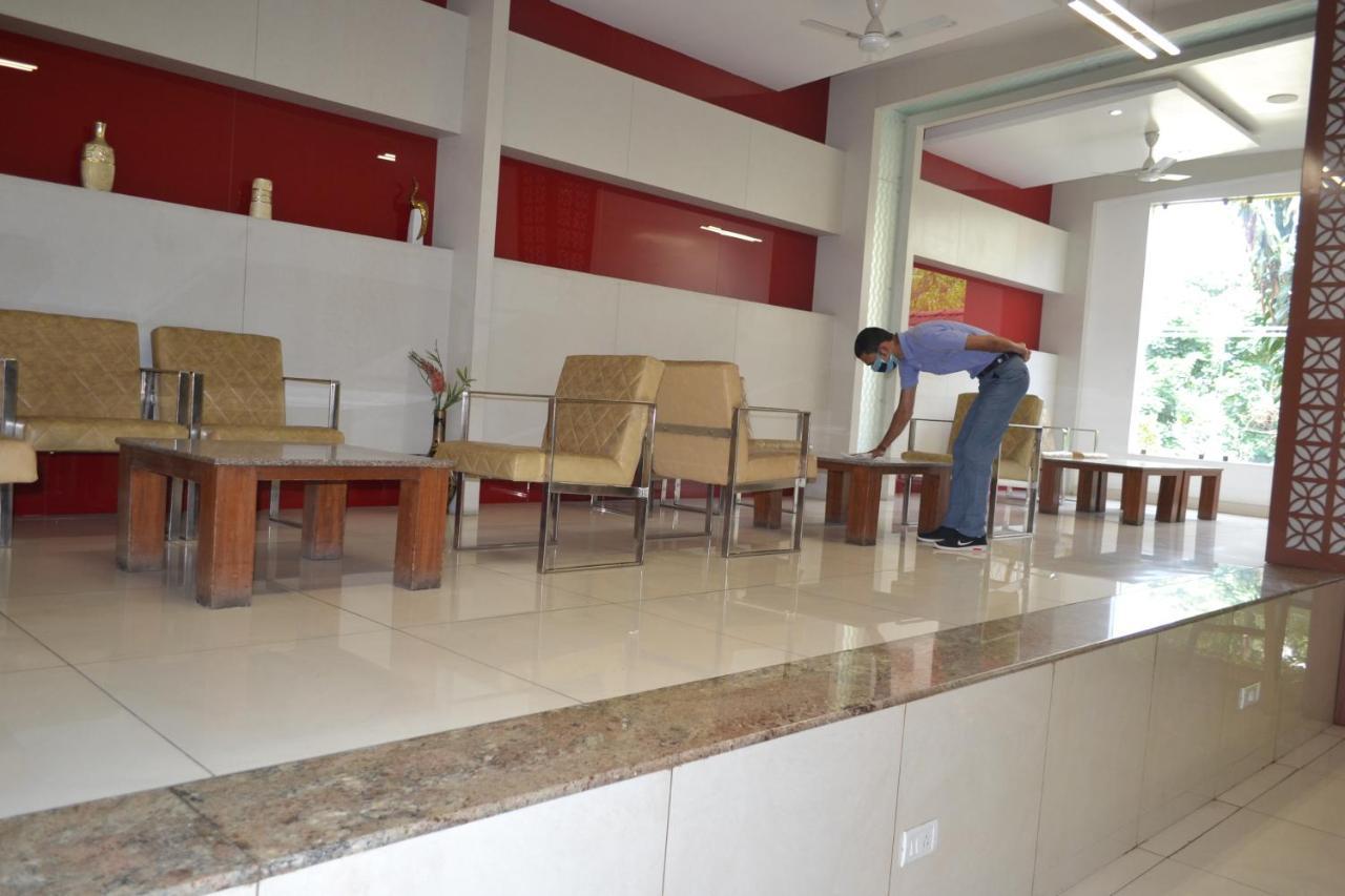 Hotel The Club à Bangalore Extérieur photo